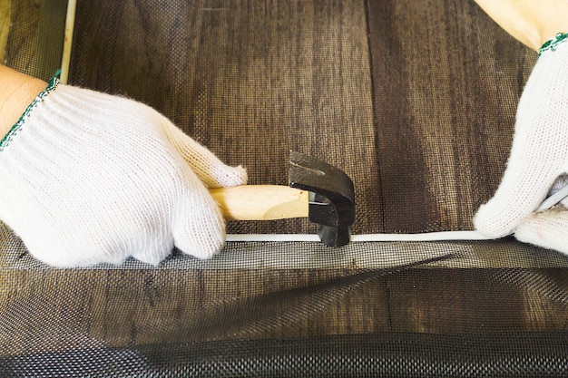 Jak Przygotować Drewniane Powierzchnie do Aplikacji Środków Pielęgnacyjnych
